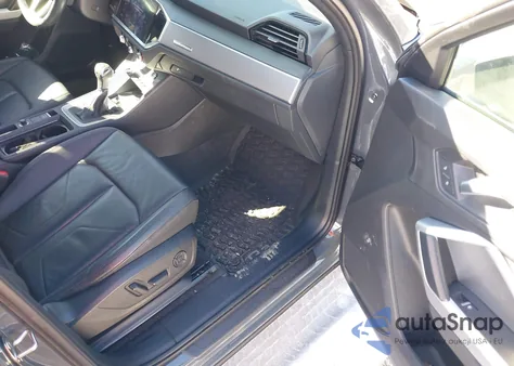 2020 Audi Q3 Premium Plus 45 Tfsi Quattro Tiptronic from USA, damaged, VIN WA1BECF35L1076349